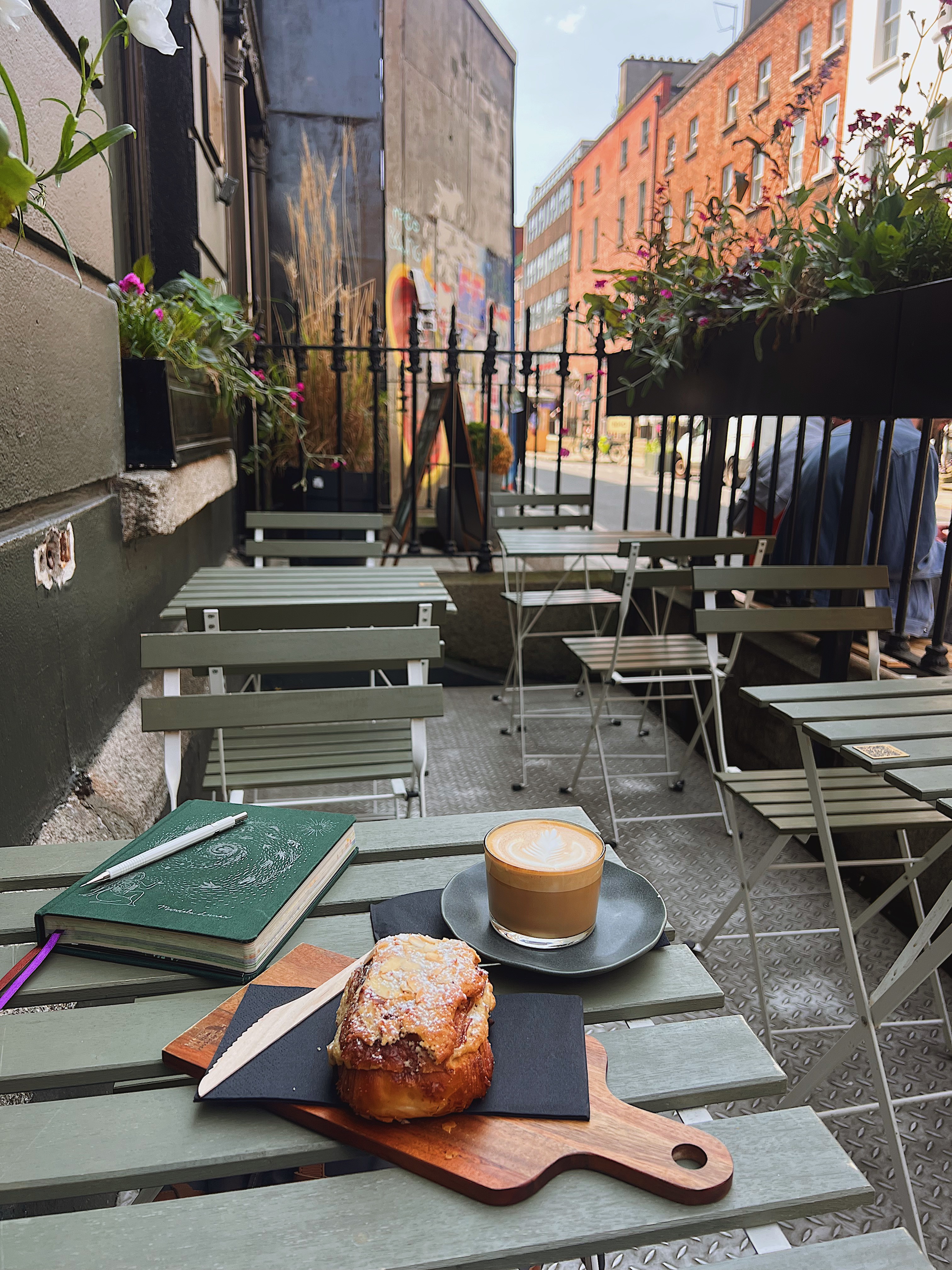 ku.fee café exterior in Dublin