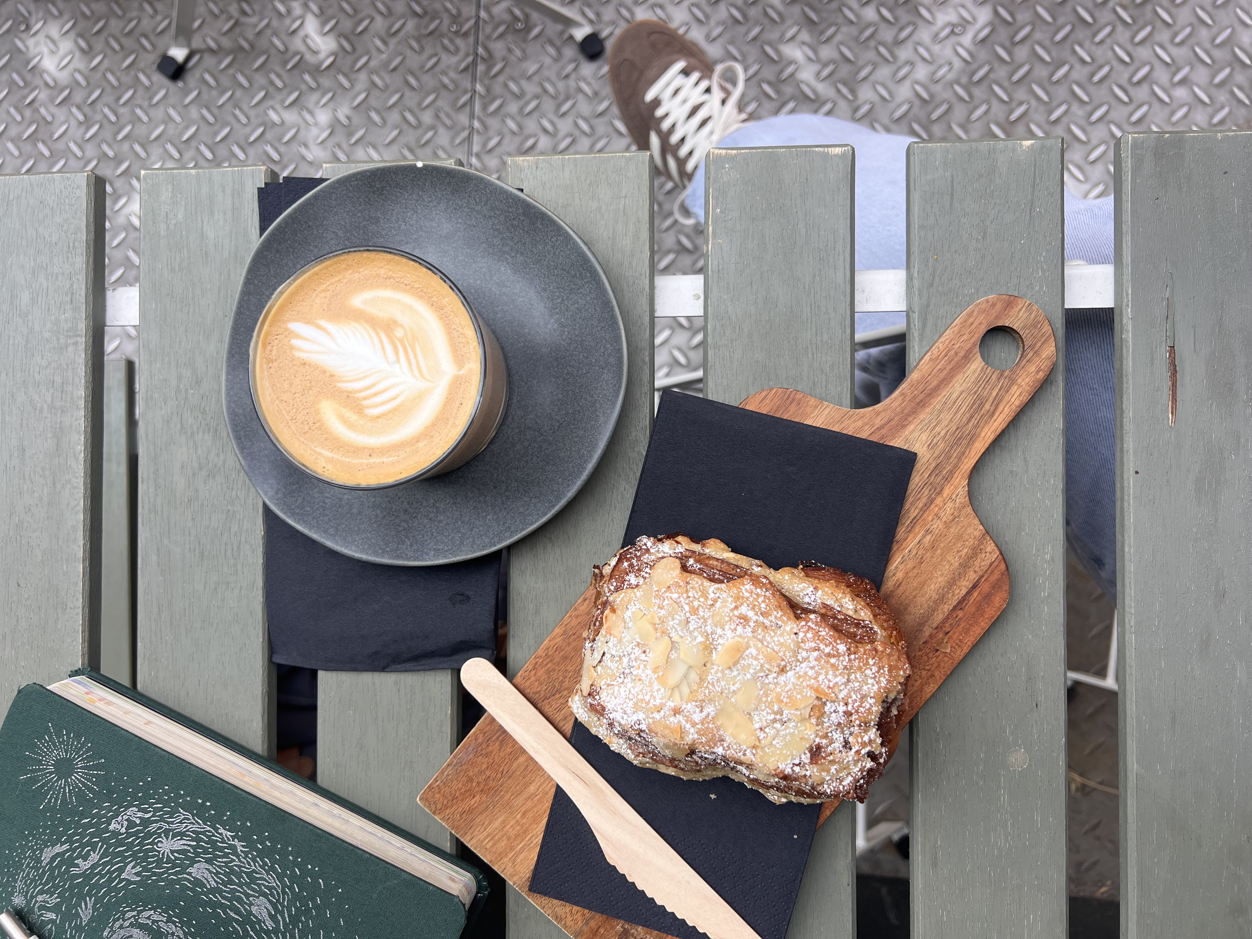 outdoor seating at Ku.fee café